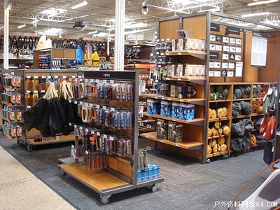 美国最大户外用品店REI掠影 Fenix产品进驻与户外用品销售新趋势